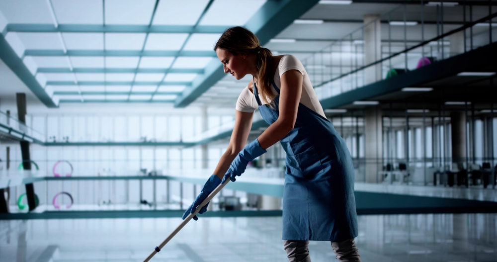Variable Shift Cleaning vs. Day Cleaning: Finding the Right Schedule for Your Facility